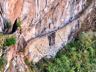 Inca Bridge Machu Picchu: History, Tickets & Hike Guide