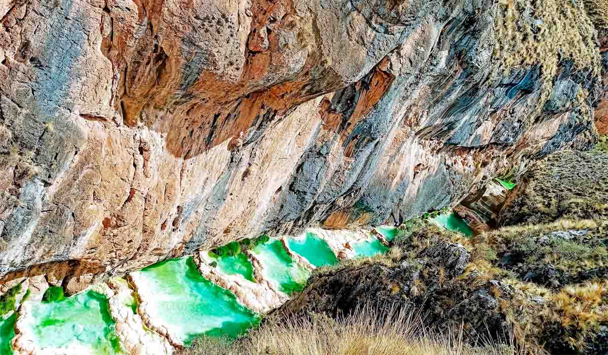 Turquoise waters of Millpu